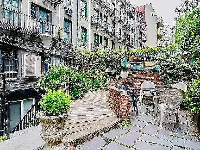 518 E 6th St #2 — Photo 6