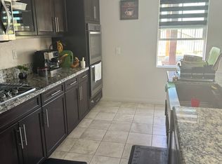 459 White Bark Ln, Simi Valley, CA 93065