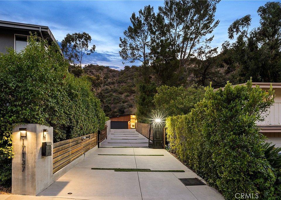 1st image of 17137 Escalon Dr