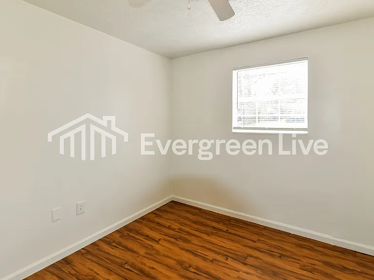 1119 Glenwood Rd — Photo 9