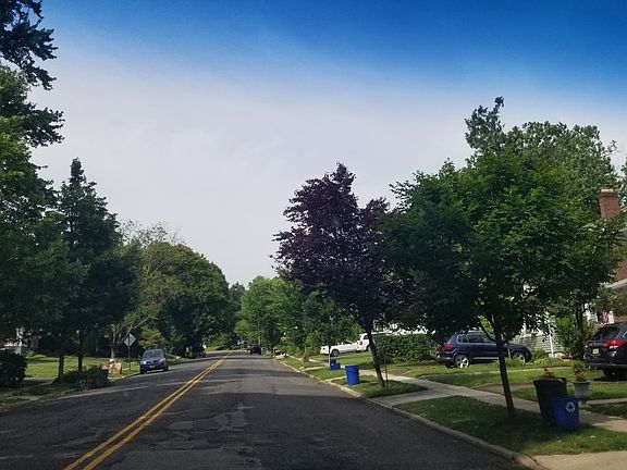 4th image of 227 Midland Ave