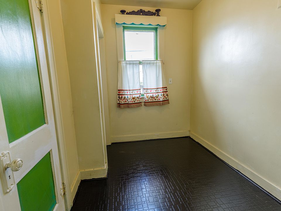 360 Burke St, photo 12