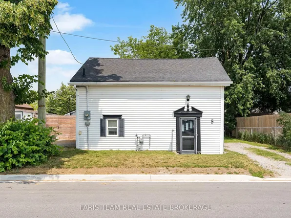 5 Robert St, Barrie, ON L4N 3H2