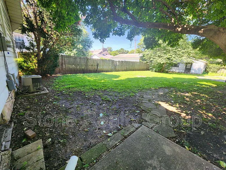 1709 S Center St — Photo 10