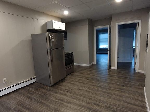3rd image of 19 Sanford St Floor 2