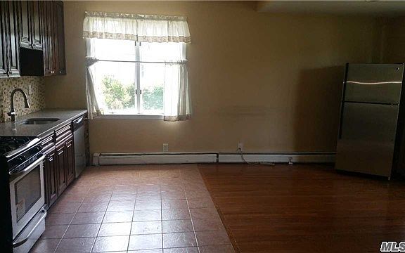 3rd image of 275 Lehrer Ave