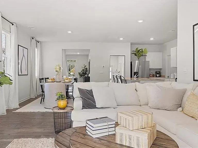160 Shadwood Pl — Photo 8