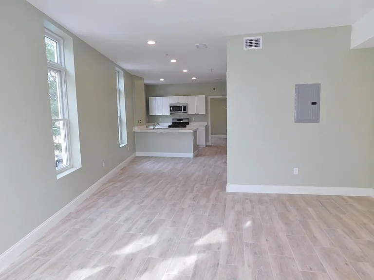 409 Dudley St #5L — Photo 13