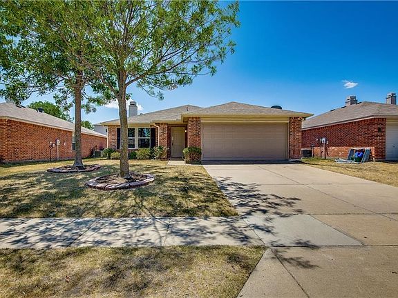 2nd image of 2617 Lake Meadow Dr