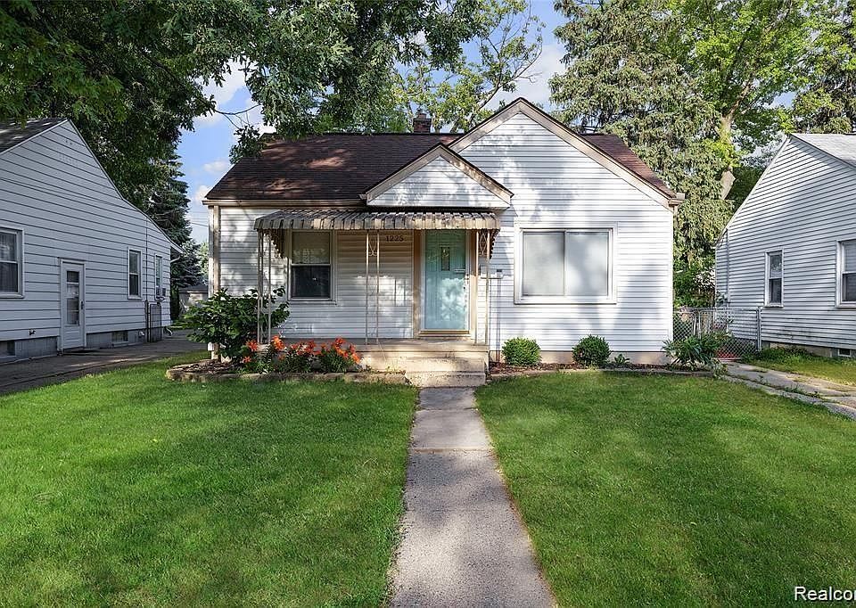 1st image of 1225 McLean Ave