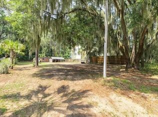 255 Oyster Point Dr, Midway, GA 31320