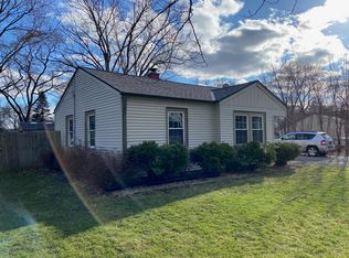 17525 W Elmwood Rd, New Berlin, WI 53146