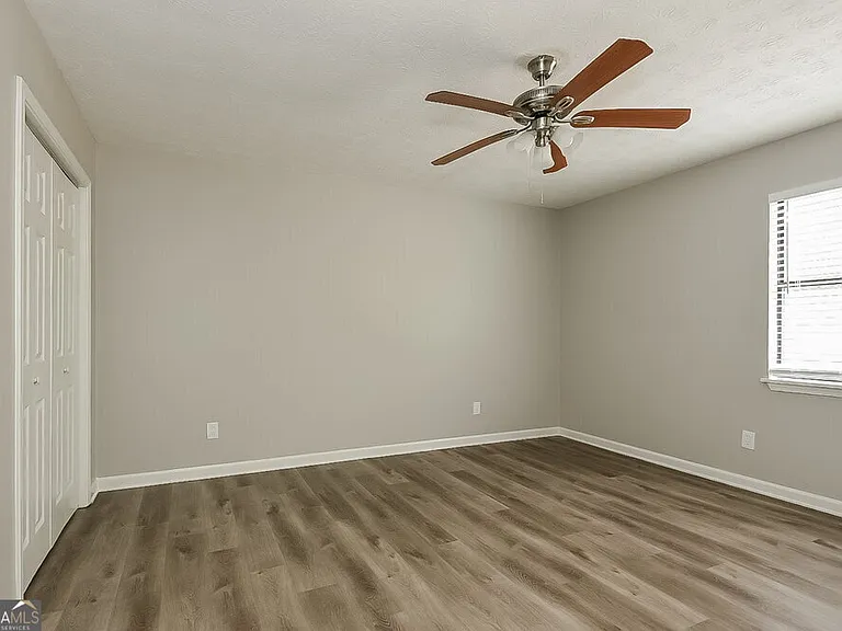 4160 Woodcrest Dr — Photo 10