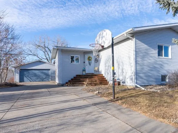 105 Arrowhead Dr, Miles City, MT 59301