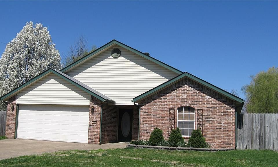 1st image of 500 Evergreen Cir