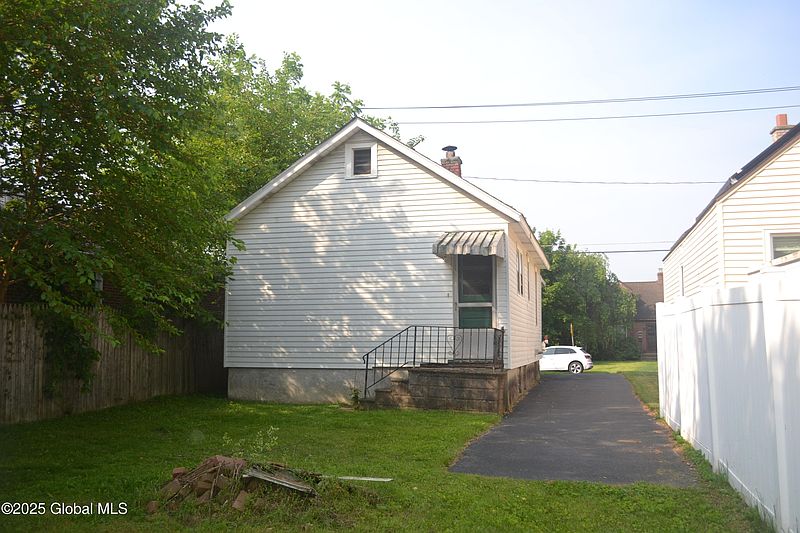 3rd image of 209 Berkshire Boulevard