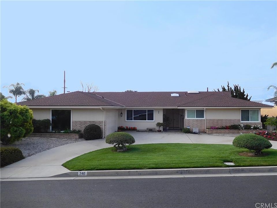 1st image of 748 Miramar Dr
