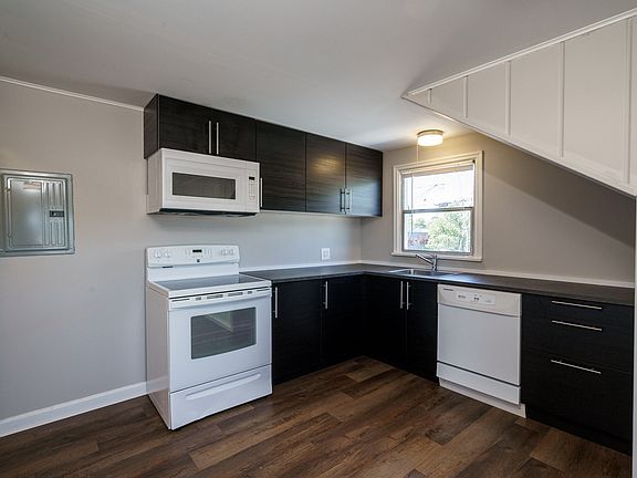 4th image of 2226 E 8th St #2228
