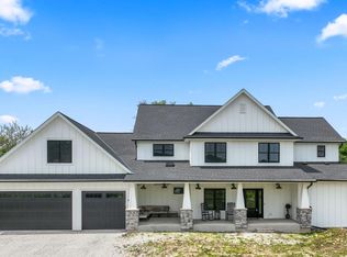 W238S4963 Big Bend Rd, Waukesha, WI 53189