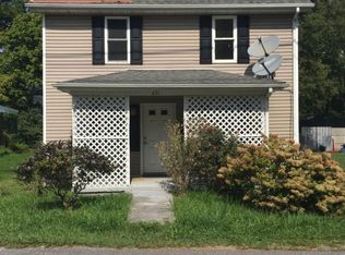 621 Main St, Narrows, VA 24124