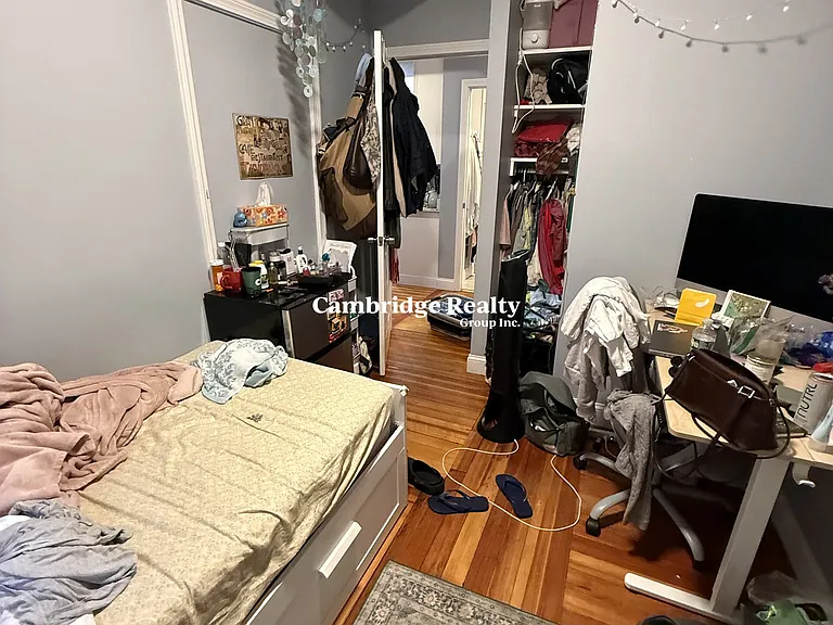 136 Oxford St #1 — Photo 7