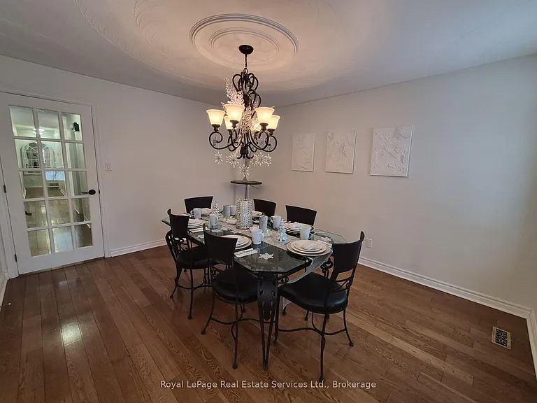184 Dundas St E — Photo 14