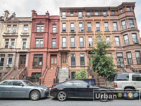 5th image of 261 Jefferson Ave APT 5