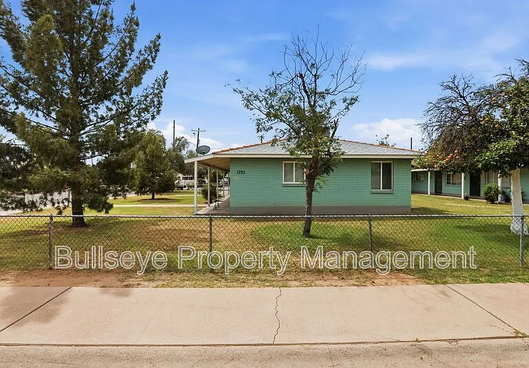 1721 E Moreland St #2 — Photo 1