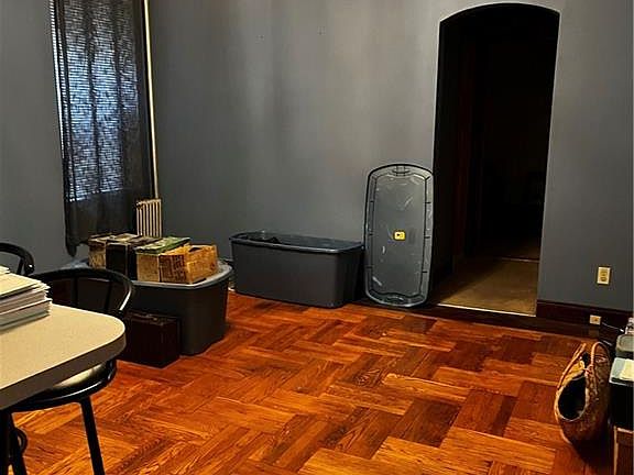 3rd image of 421 Crown St #2R
