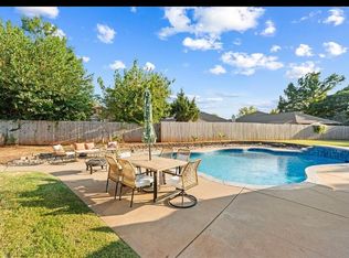 900 Blue Ridge Dr, Edmond, OK 73003