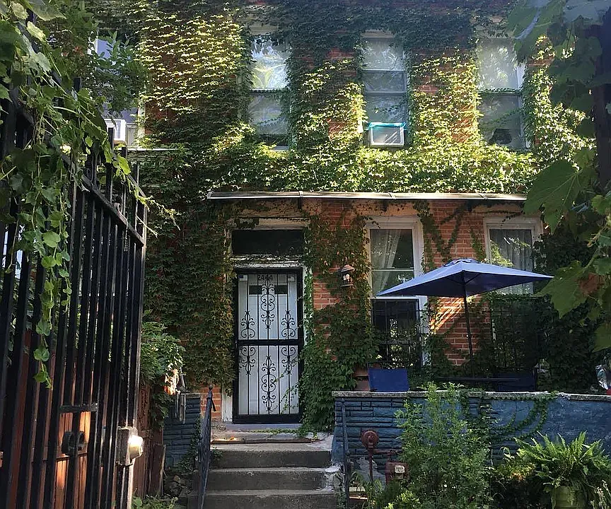 2444 W Lexington St