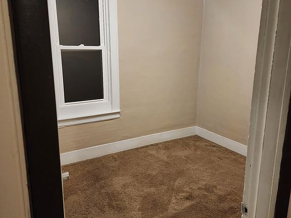 5th image of 925 E 6th St #1