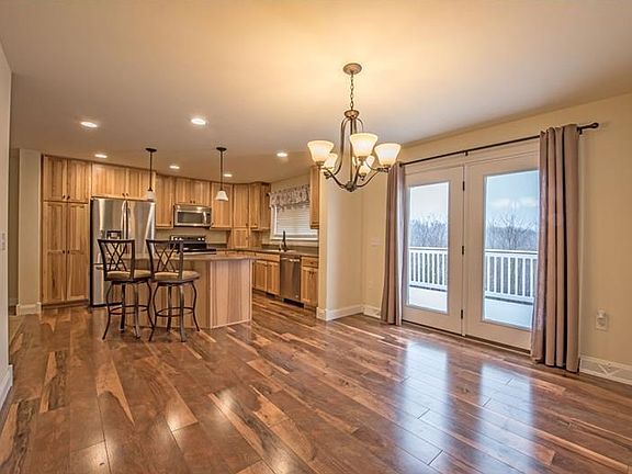 5th image of 119 Henderson Dr