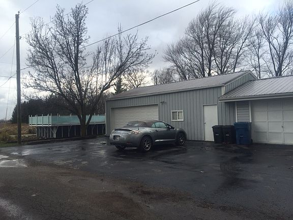 5th image of 5880 N Lincoln Ave