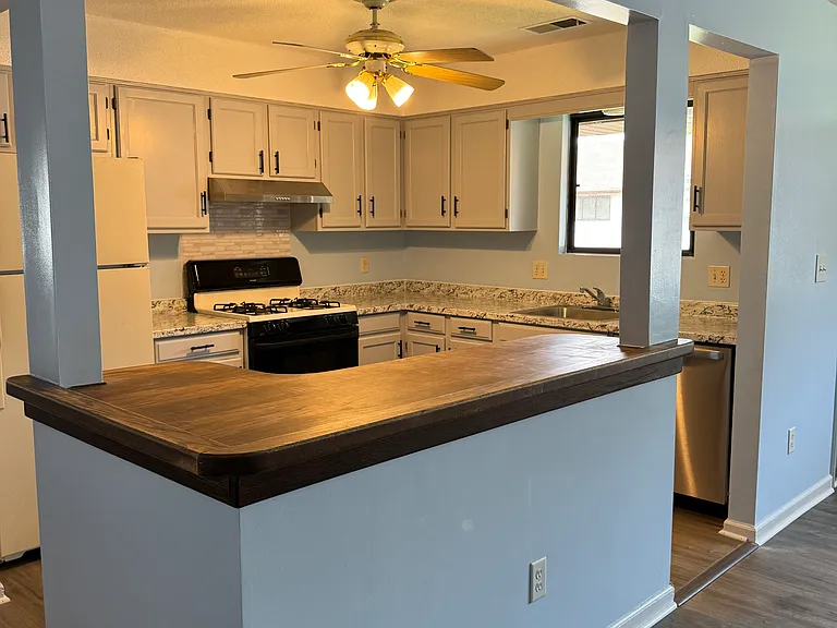 55 Thompson St #9C — Photo 3