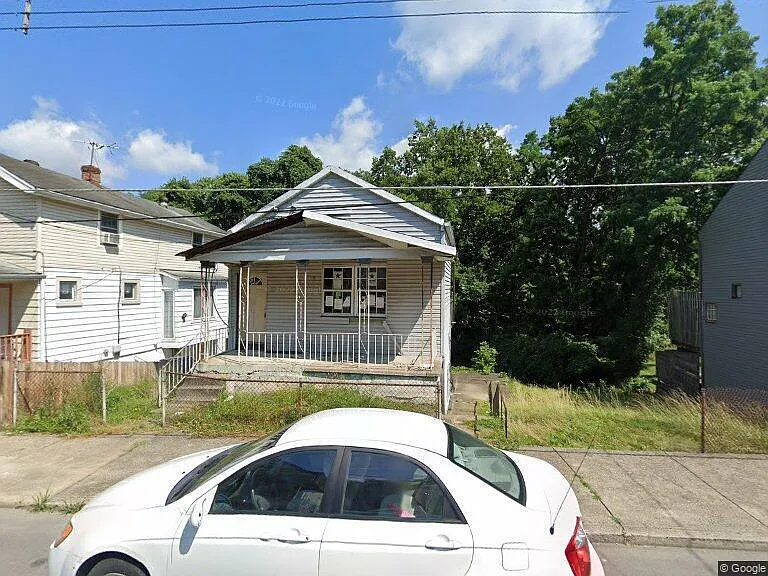 1106-8 John St photo 1