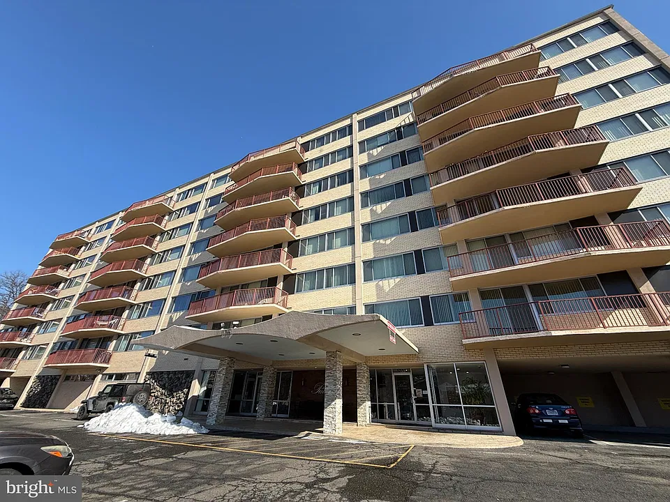 5353 Columbia Pike #310