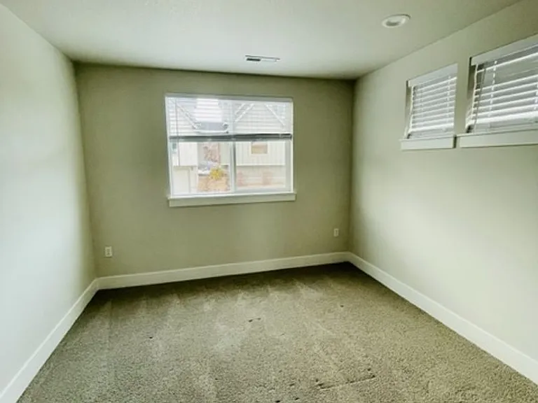 1718 NE Lotus Dr #1 — Photo 14