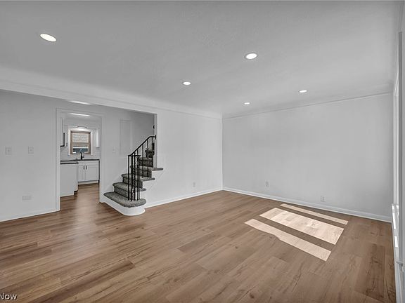 5th image of 161 E 216th St