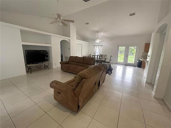 5th image of 3872 SE 12th Drive