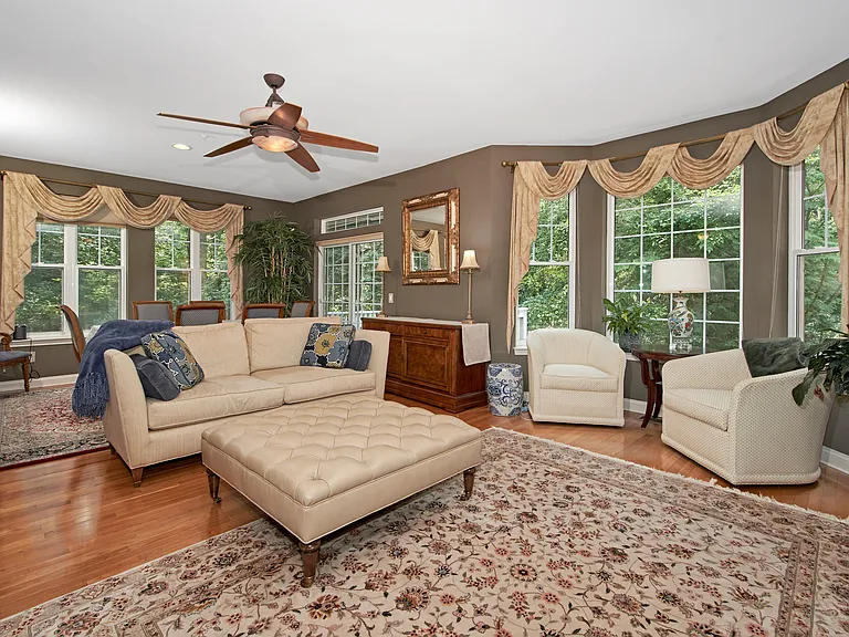 1 Wyldwood Dr #1 — Photo 2