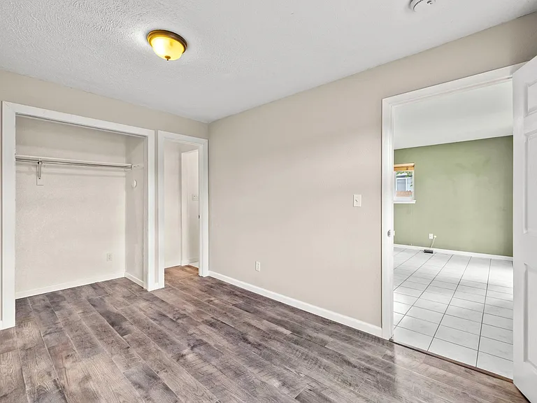 1085 King St — Photo 20