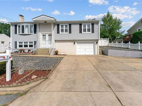 5th image of 8 Pleasant Ave