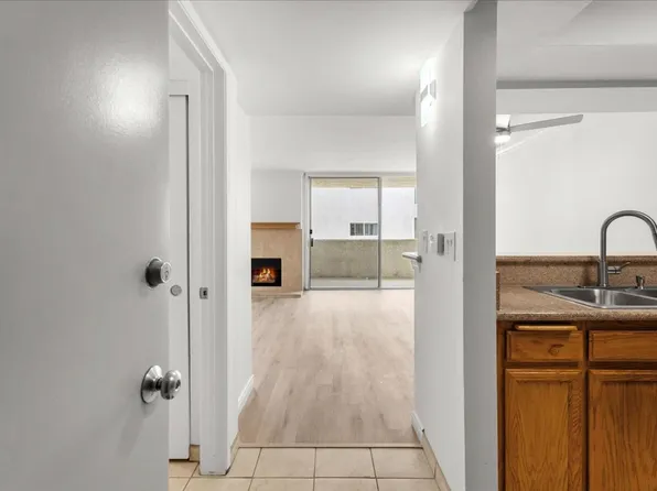 5325 Newcastle Ave Unit 232, Encino, CA 91316