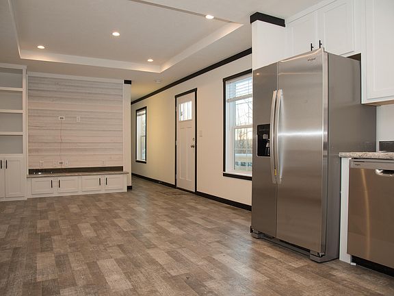 4th image of 83 Bowdoin Pines Road #83