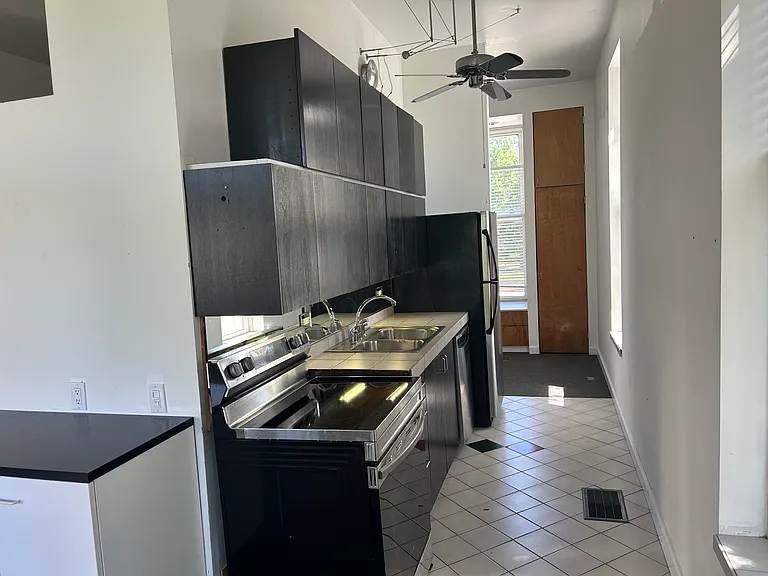 125 E Market St #3 — Photo 6