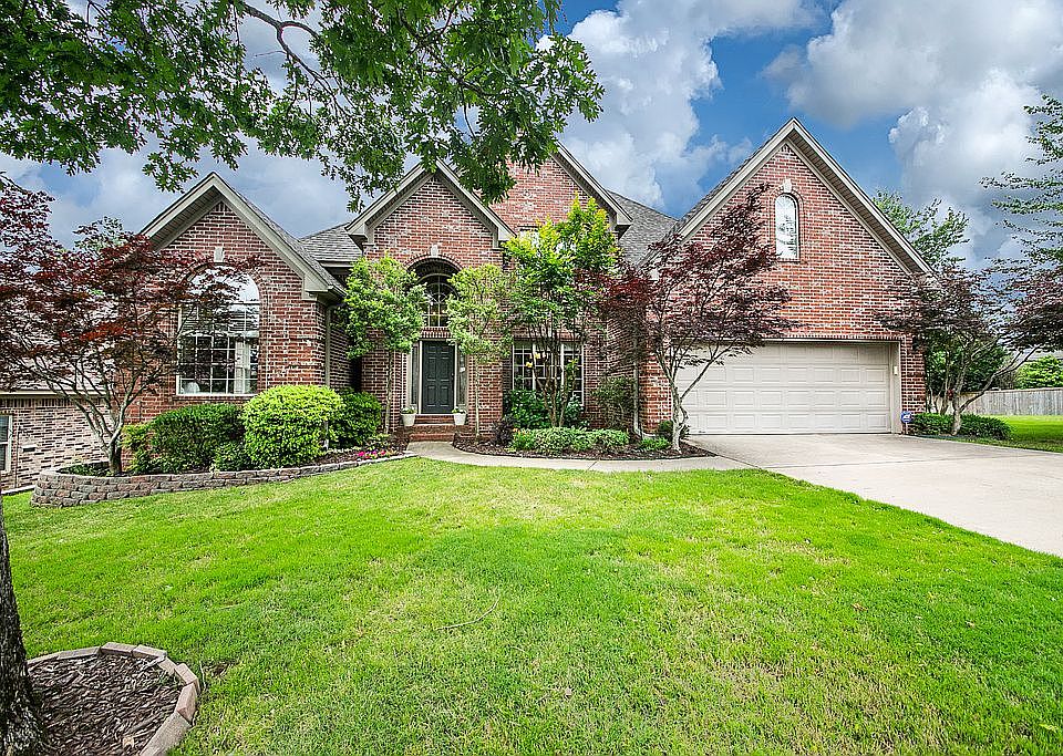 1st image of 1 Wellington Colony Dr