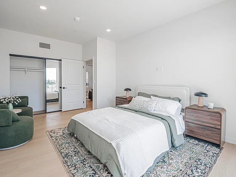 856 Gramercy Drive — Photo 70