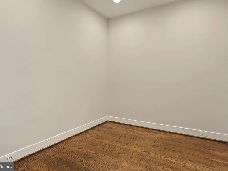224 R St NE #2 — Photo 26