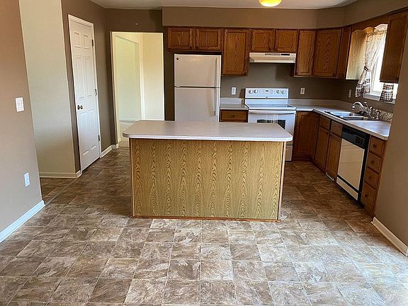 3rd image of 3361 Milcroft Ct #32